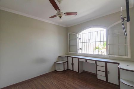 Casa para alugar com 338m², 5 quartos e 4 vagas