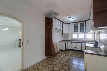 Casa para alugar com 338m², 5 quartos e 4 vagas