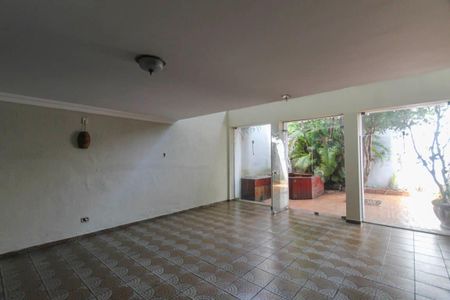 Casa para alugar com 338m², 5 quartos e 4 vagas