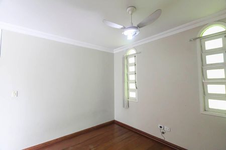 Casa para alugar com 338m², 5 quartos e 4 vagas