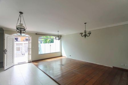 Casa para alugar com 338m², 5 quartos e 4 vagas