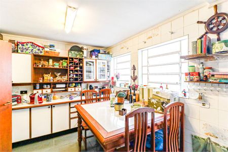 Casa à venda com 3 quartos, 250m² em Chácara Monte Alegre, São Paulo