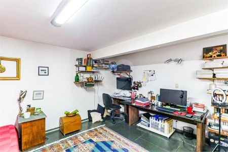 Casa à venda com 3 quartos, 250m² em Chácara Monte Alegre, São Paulo