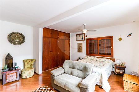 Casa à venda com 3 quartos, 250m² em Chácara Monte Alegre, São Paulo