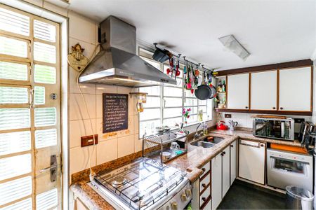 Casa à venda com 3 quartos, 250m² em Chácara Monte Alegre, São Paulo