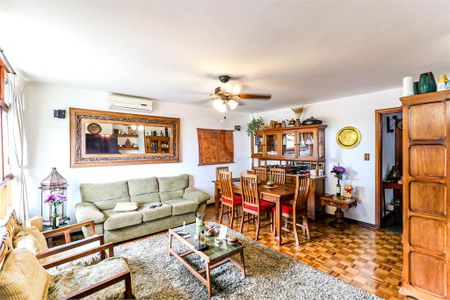 Casa à venda com 3 quartos, 250m² em Chácara Monte Alegre, São Paulo