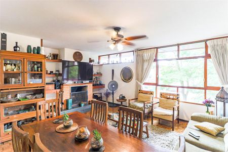 Casa à venda com 3 quartos, 250m² em Chácara Monte Alegre, São Paulo