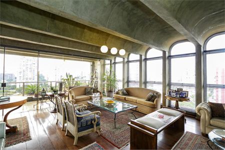 Apartamento à venda com 4 quartos, 332m² em Vila Cordeiro, São Paulo