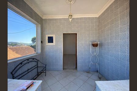 Casa à venda com 120m², 4 quartos e 4 vagas