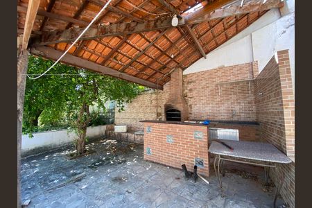 Casa à venda com 120m², 4 quartos e 4 vagas