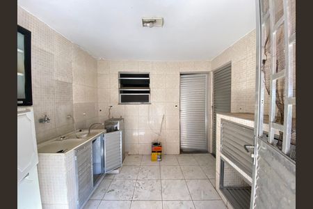 Casa à venda com 120m², 4 quartos e 4 vagas