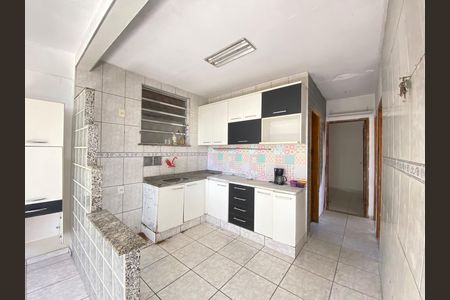 Casa à venda com 120m², 4 quartos e 4 vagas