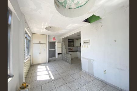 Casa à venda com 120m², 4 quartos e 4 vagas