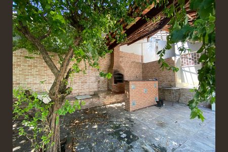 Casa à venda com 120m², 4 quartos e 4 vagas