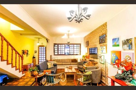 Casa à venda com 4 quartos, 140m² em Vila Cordeiro, São Paulo