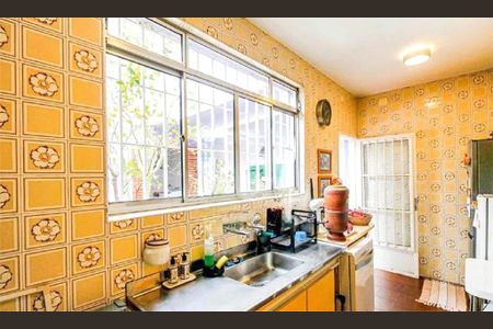 Casa à venda com 4 quartos, 140m² em Vila Cordeiro, São Paulo