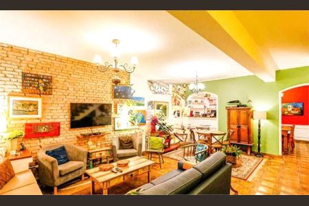 Casa à venda com 4 quartos, 140m² em Vila Cordeiro, São Paulo