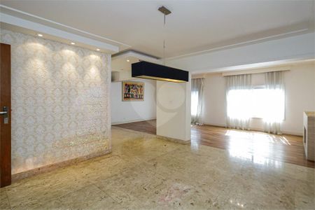 Casa à venda com 6 quartos, 1200m² em Jardim Prudência, São Paulo