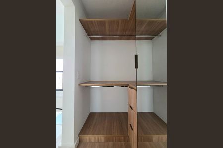 Apartamento à venda com 42m², 1 quarto e 1 vaga Apartamento à venda com 42m², 1 quarto e 1 vagaCloset da suíte