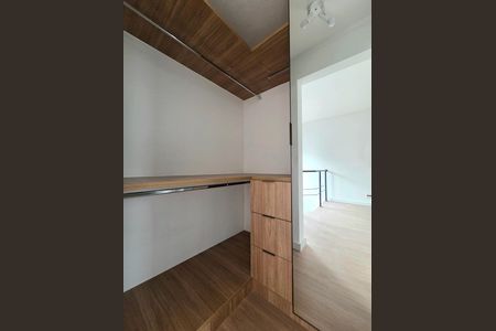 Apartamento à venda com 42m², 1 quarto e 1 vaga Apartamento à venda com 42m², 1 quarto e 1 vagaCloset da suíte