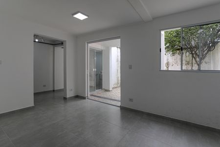 Quarto de casa para alugar com 1 quarto, 50m² em Vila Oliveira, Mogi das Cruzes