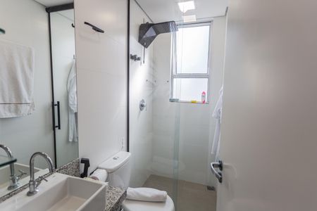 Apartamento à venda com 133m², 2 quartos e 2 vagas Apartamento à venda com 133m², 2 quartos e 2 vagasBanheiro da Suíte