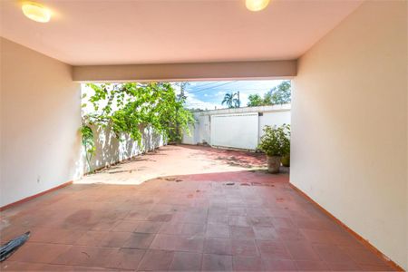 Casa à venda com 3 quartos, 374m² em Jardim Leonor, São Paulo