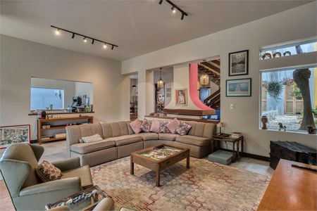 Casa à venda com 4 quartos, 379m² em Santo Amaro, São Paulo