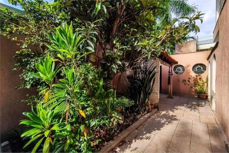 Casa à venda com 434m², 4 quartos e 4 vagas