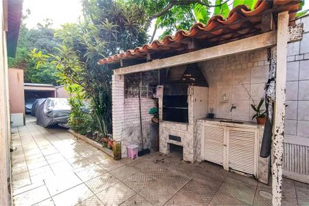 Casa à venda com 434m², 4 quartos e 4 vagas