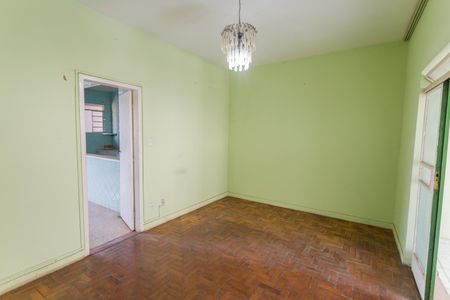 Casa à venda com 365m², 4 quartos e 2 vagasSala