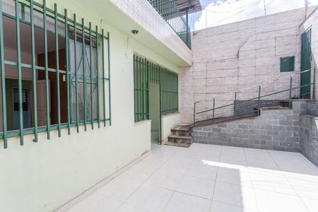Casa à venda com 365m², 4 quartos e 2 vagasEntrada