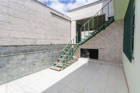 Casa à venda com 365m², 4 quartos e 2 vagasEntrada