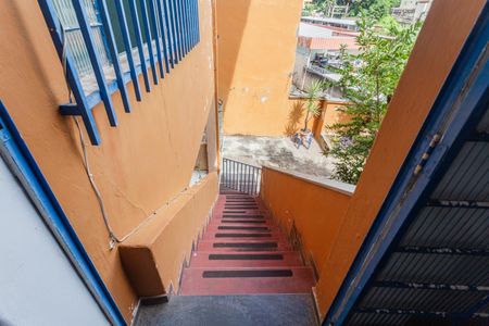 Casa à venda com 365m², 4 quartos e 2 vagasEscada de Acesso a Casa 2
