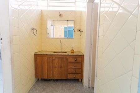 Casa à venda com 365m², 4 quartos e 2 vagasBanheiro Social
