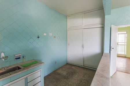 Casa à venda com 365m², 4 quartos e 2 vagasCozinha