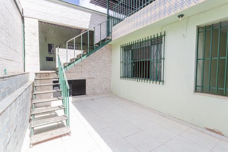 Casa à venda com 365m², 4 quartos e 2 vagasEntrada