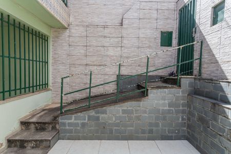Casa à venda com 365m², 4 quartos e 2 vagasEntrada