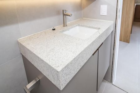 Apartamento para alugar com 34m², 2 quartos e sem vagaBanheiro