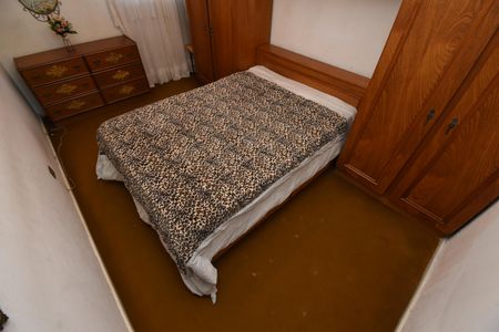 Quarto 1 de apartamento para alugar com 2 quartos, 50m² em Cristo Rei, Curitiba