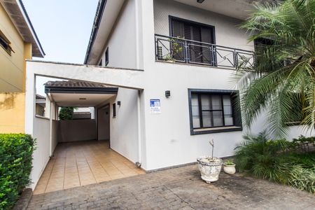 Casa de condomínio à venda com 341m², 4 quartos e 4 vagas Casa de condomínio à venda com 341m², 4 quartos e 4 vagasGaragem