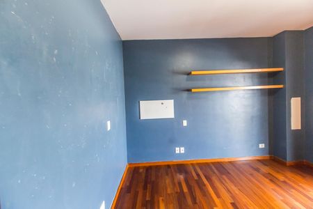 Casa de condomínio à venda com 341m², 4 quartos e 4 vagas Casa de condomínio à venda com 341m², 4 quartos e 4 vagasQuarto 3