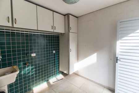 Casa de condomínio à venda com 341m², 4 quartos e 4 vagas Casa de condomínio à venda com 341m², 4 quartos e 4 vagasÁrea de Serviço