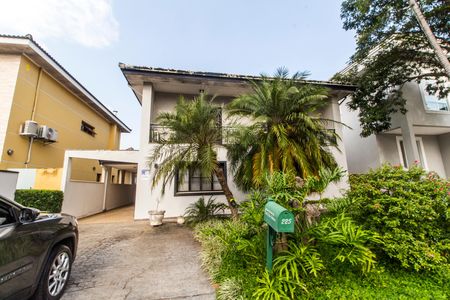 Casa de condomínio à venda com 341m², 4 quartos e 4 vagas Casa de condomínio à venda com 341m², 4 quartos e 4 vagasGaragem