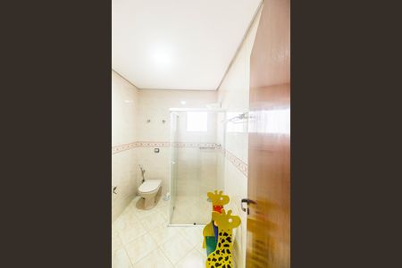 Casa de condomínio à venda com 341m², 4 quartos e 4 vagas Casa de condomínio à venda com 341m², 4 quartos e 4 vagasBanheiro