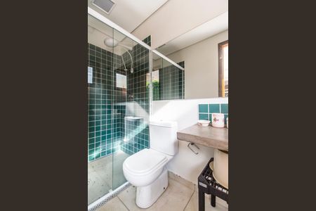 Casa de condomínio à venda com 341m², 4 quartos e 4 vagas Casa de condomínio à venda com 341m², 4 quartos e 4 vagasBanheiro
