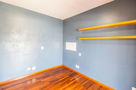 Casa de condomínio à venda com 341m², 4 quartos e 4 vagas Casa de condomínio à venda com 341m², 4 quartos e 4 vagasQuarto 3