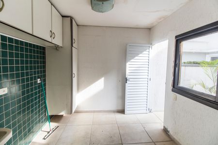 Casa de condomínio à venda com 341m², 4 quartos e 4 vagas Casa de condomínio à venda com 341m², 4 quartos e 4 vagasÁrea de Serviço
