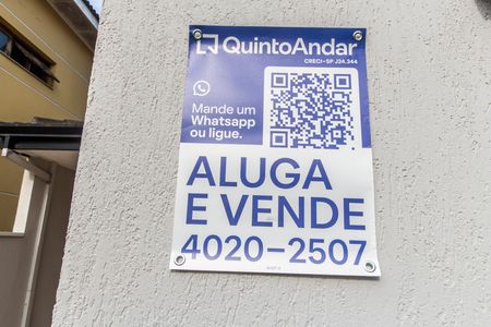 Casa de condomínio à venda com 341m², 4 quartos e 4 vagas Casa de condomínio à venda com 341m², 4 quartos e 4 vagasVista da Rua