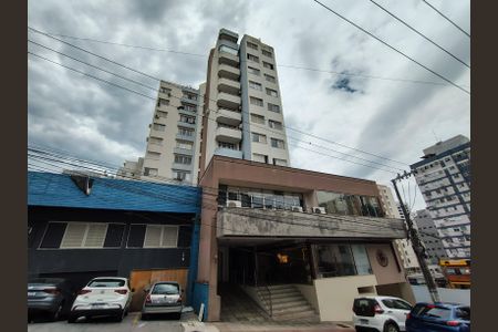 Apartamento para alugar com 82m², 2 quartos e 1 vaga Apartamento para alugar com 82m², 2 quartos e 1 vagaFachada